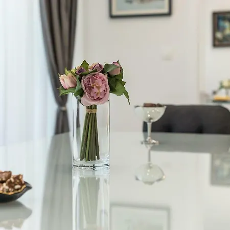 Bella Vista سبليت